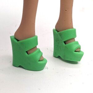Vintage Barbie Doll Kelly Green Platform Wedge Shoes Strappy Sandals Classic